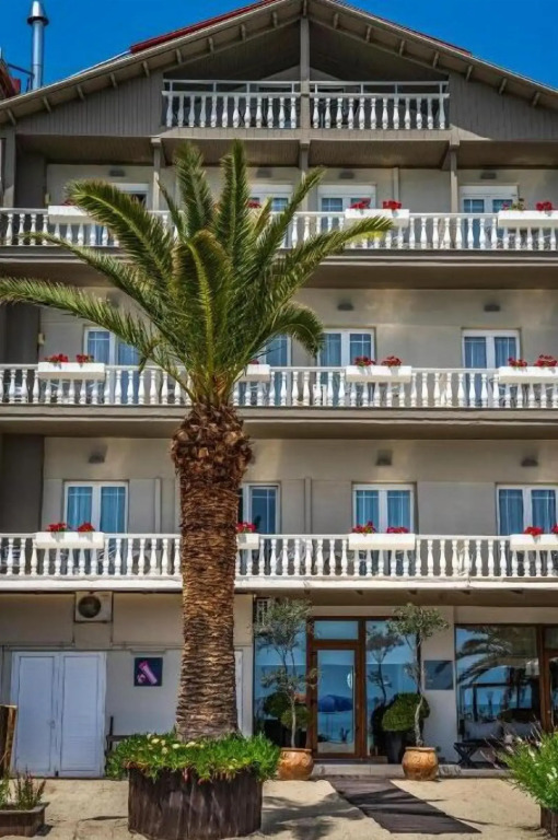 Hotel Avra