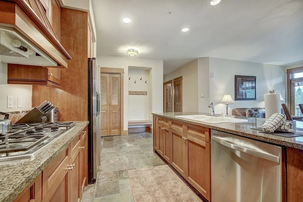 Luxurious 2 BR in River Run Village Featuring Ski in ski-out condo