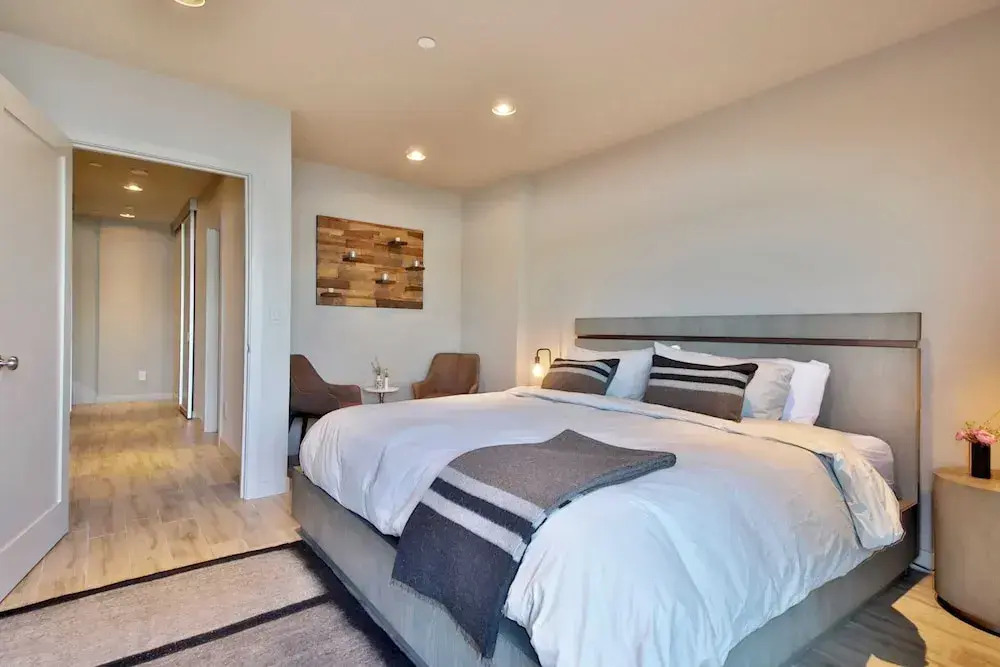 Langley Waterfront Condo by Avantstay A+ Views