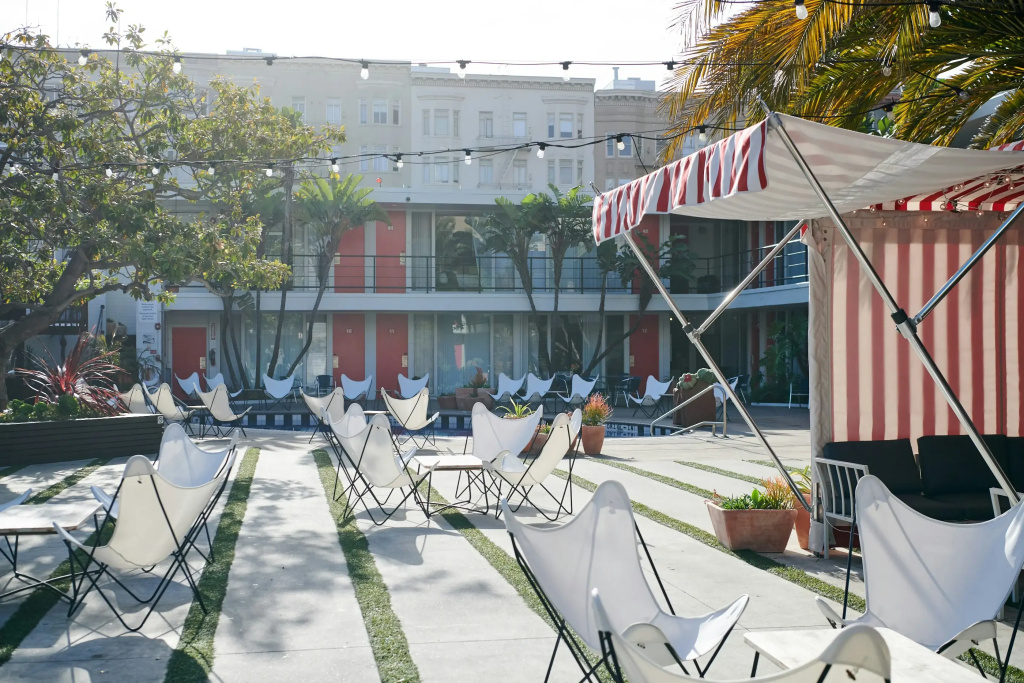 Phoenix Hotel