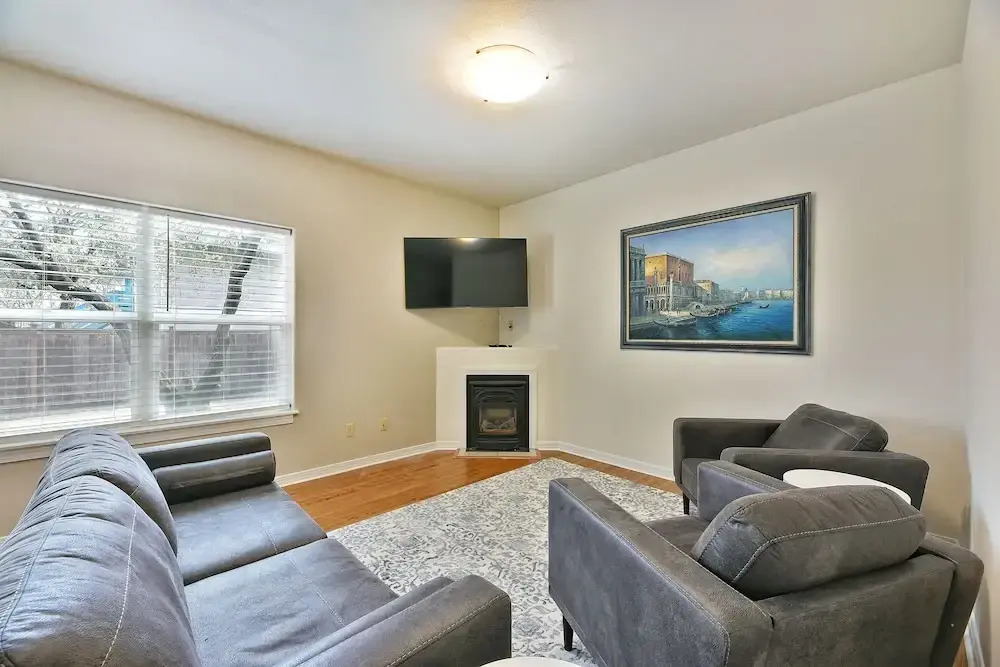 230 4th Street