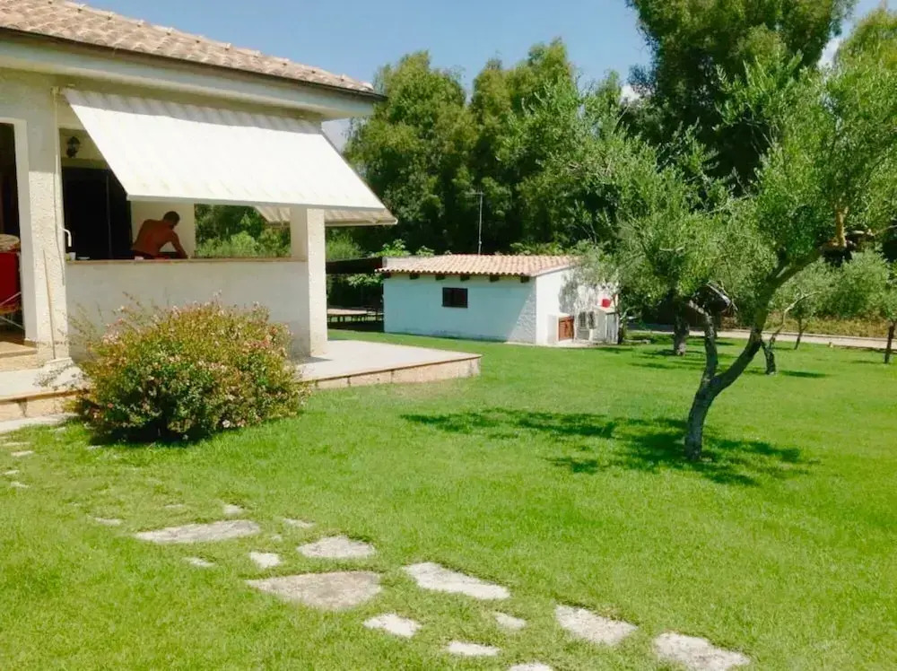 Villa With Pool 2km From the Sea of Alghero With Ac and Wifi for 8 People
