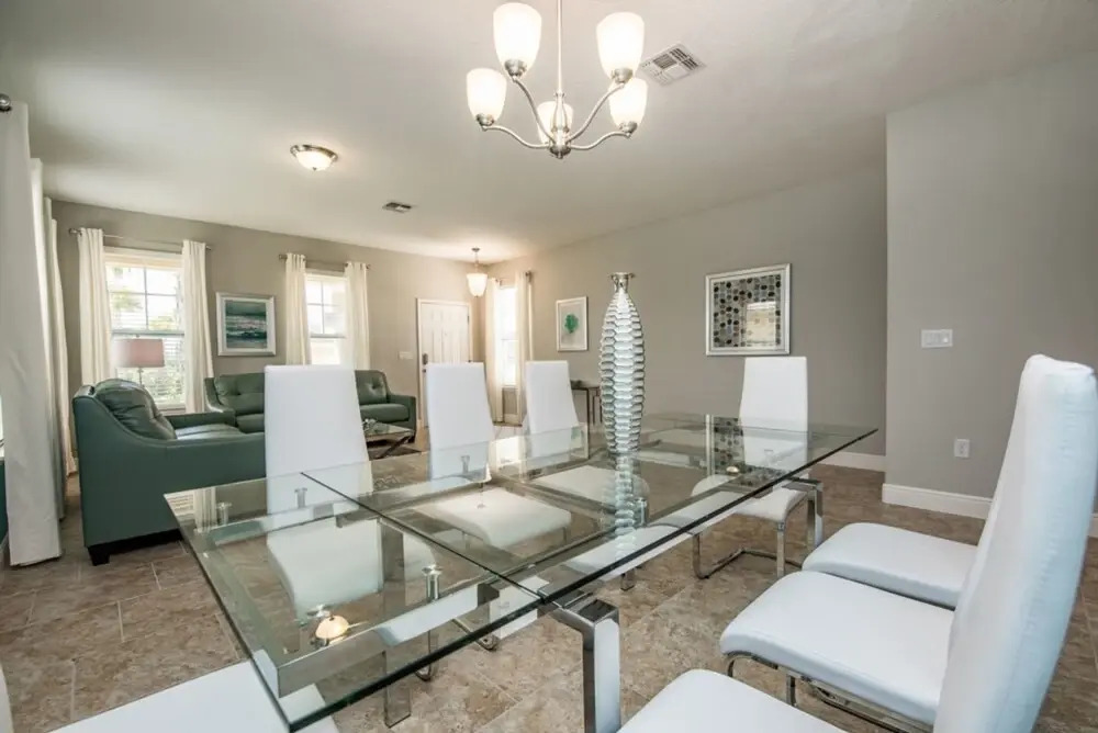 Solterra - 4104 Oaktree Drive