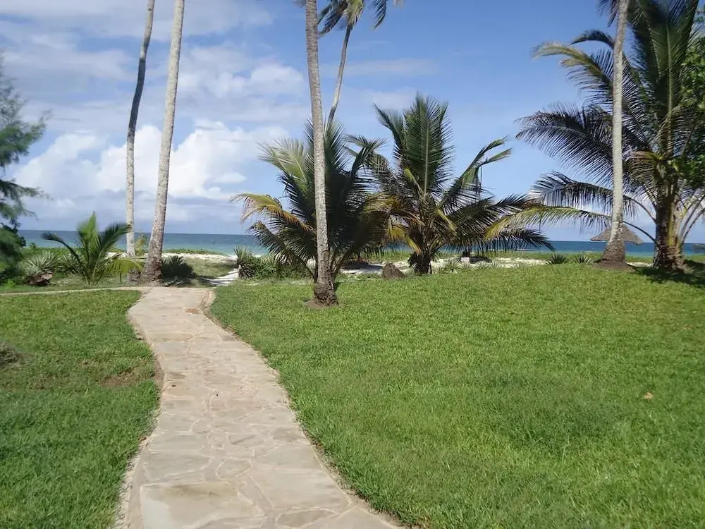 Simba Oryx Beach Cottages