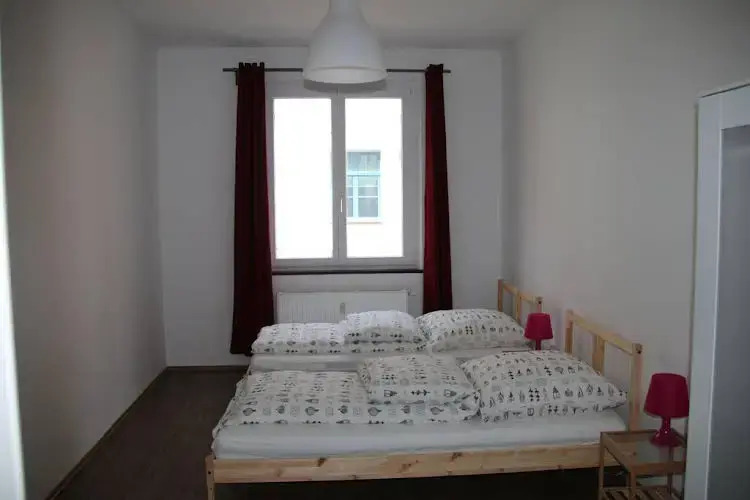 Haus99 Budget Pension & Apartments