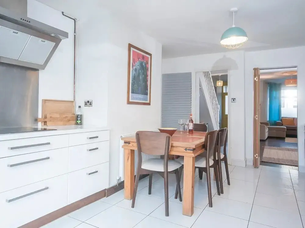 Spacious Victorian Canton Home, Sleeps 8 W/parking