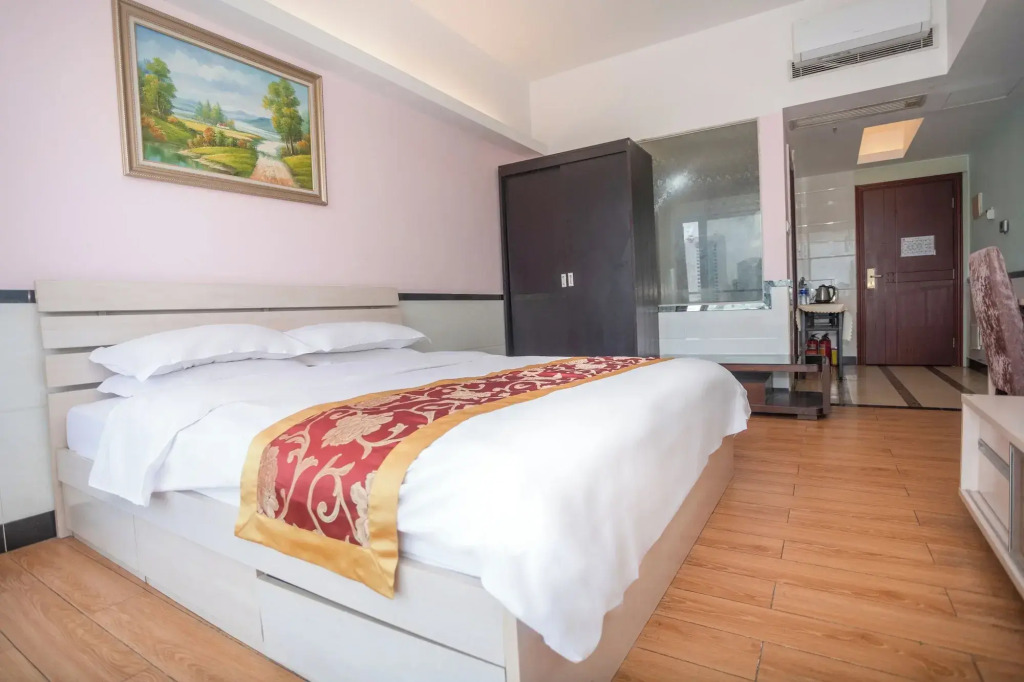 Sunny Private Apt Of Grand Continental