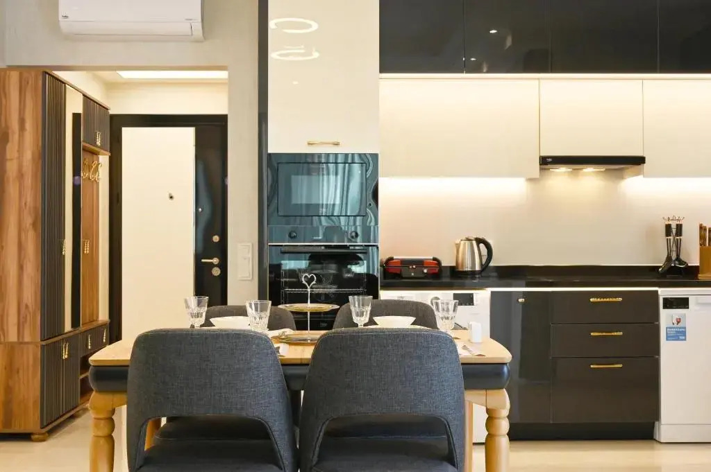 Yekta Kingdom Residence by NewInn