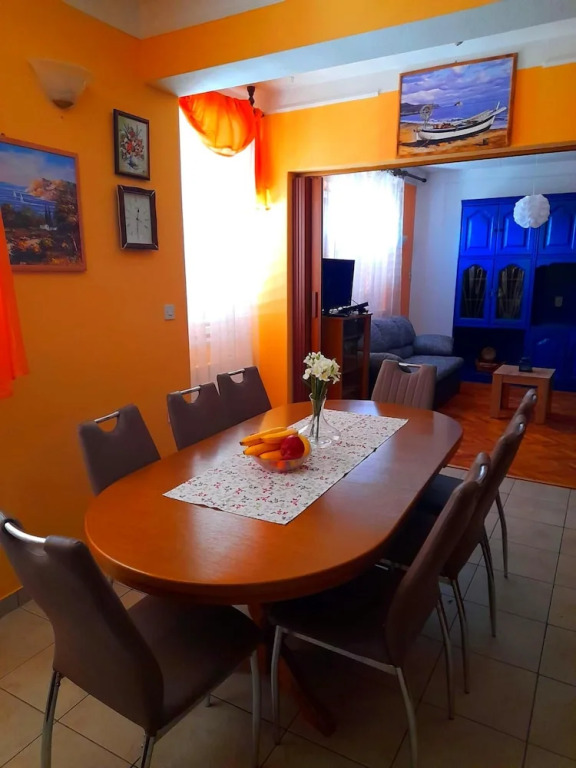 Spacious and Sunny Apartment on Island Rab