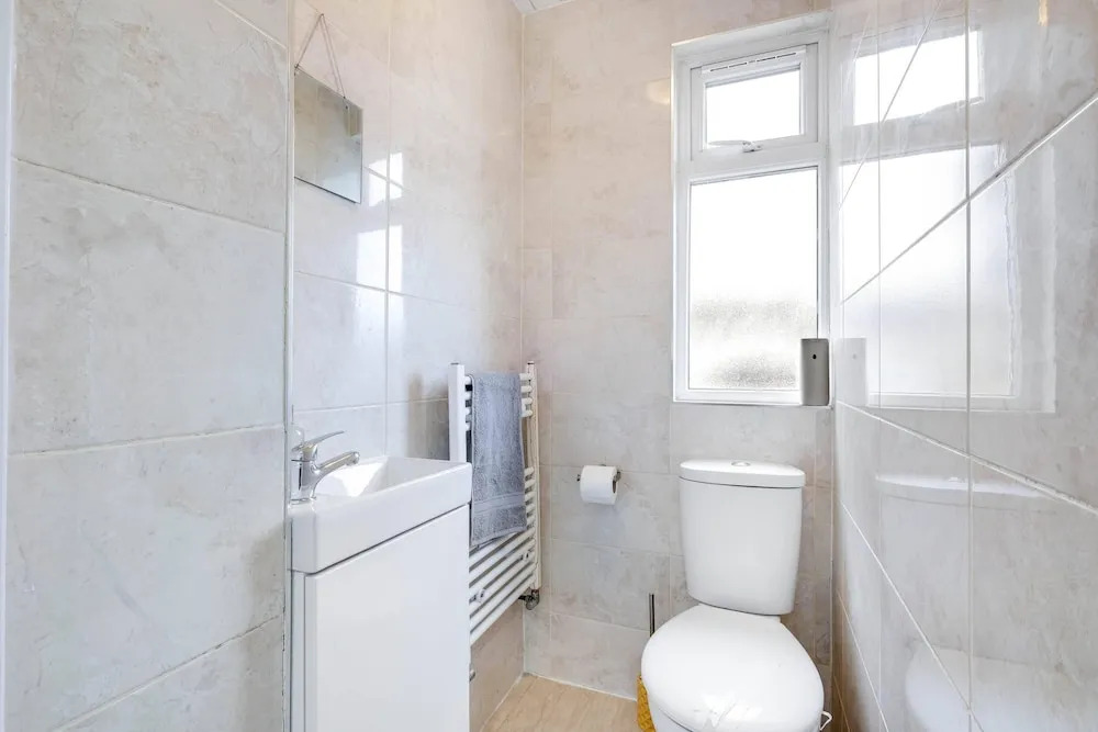 3 Bedroom House with Parking in Windsor