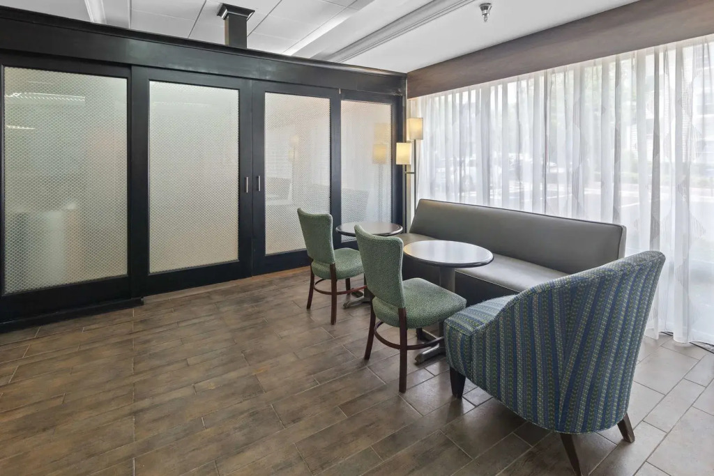 Hampton Inn Atlanta-Woodstock