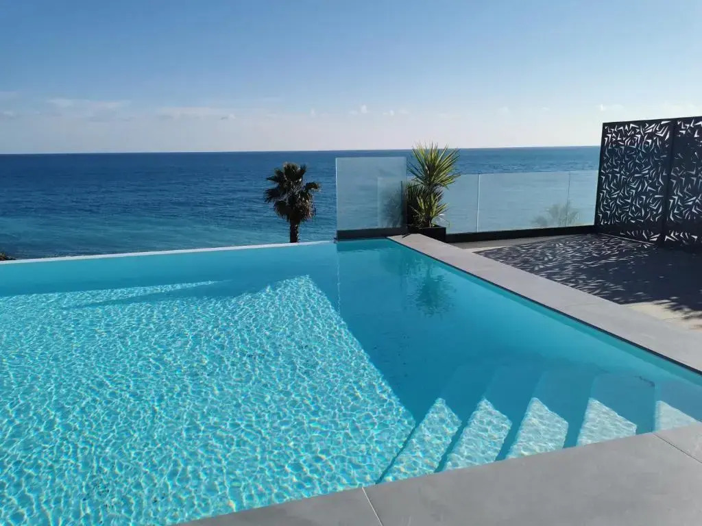 Résidence Pearl Beach - Seaside Rooftop Pool