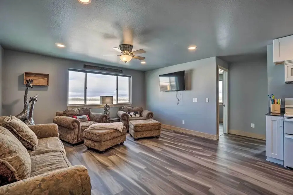 Spacious Saratoga Condo w/ Mountain Views!