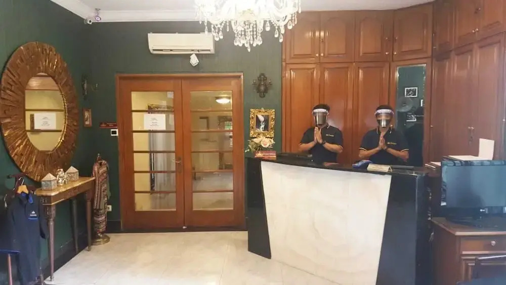 Kyriad Pejaten Suites