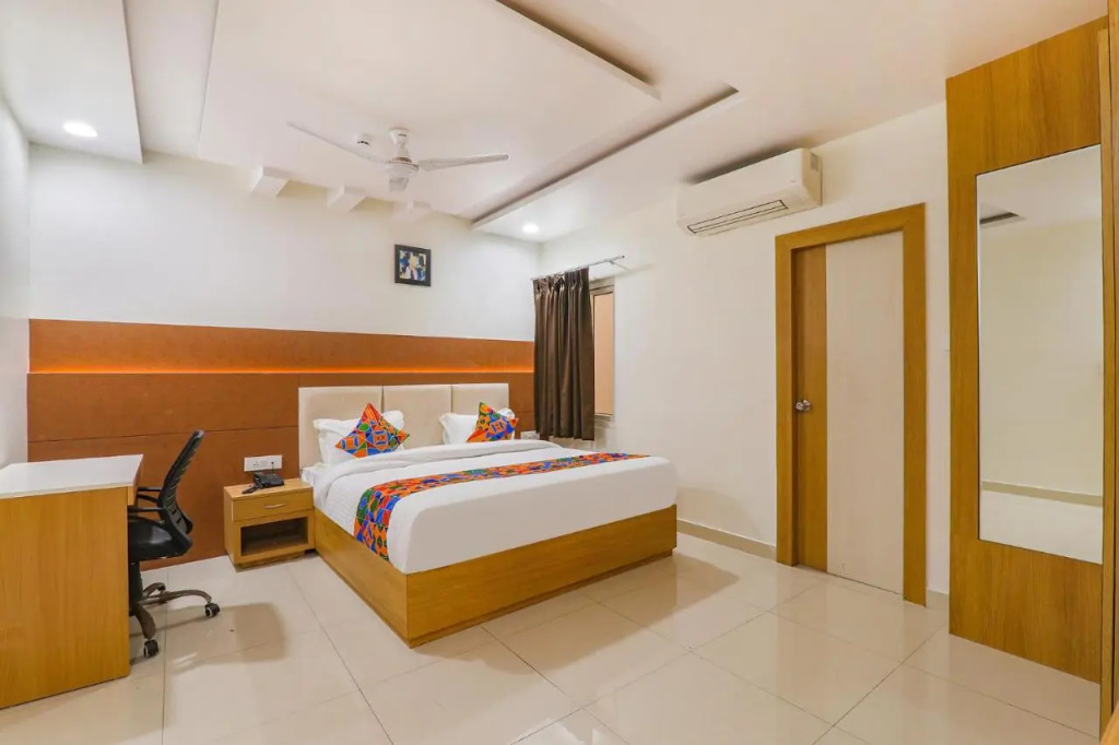 Fabhotel Ananda Inn