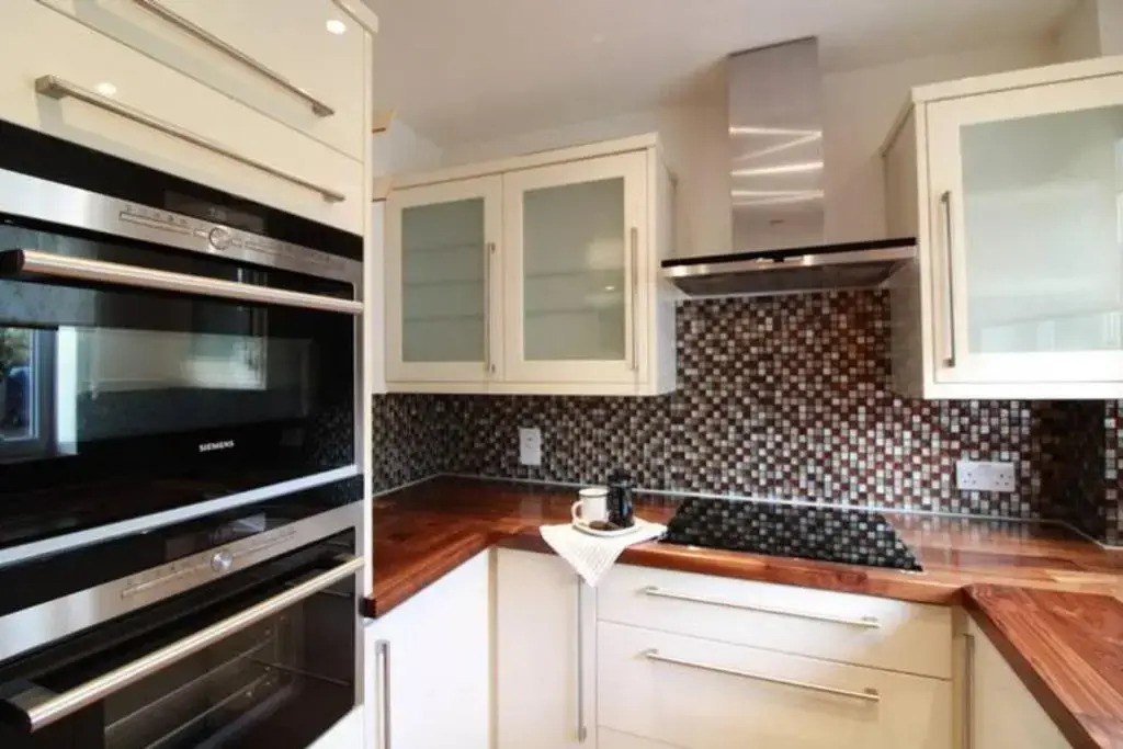 Cheerful Two-Bedroom Residential Home