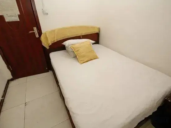 Baoji Yijia Hostel