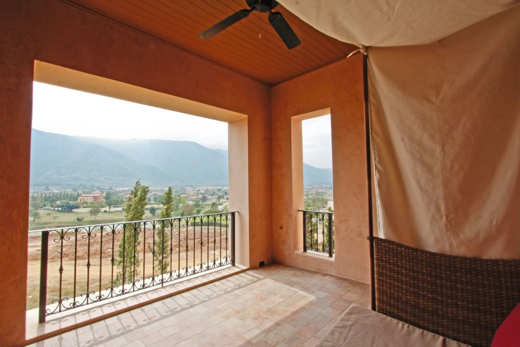 Toscana Valley Town Square Suites