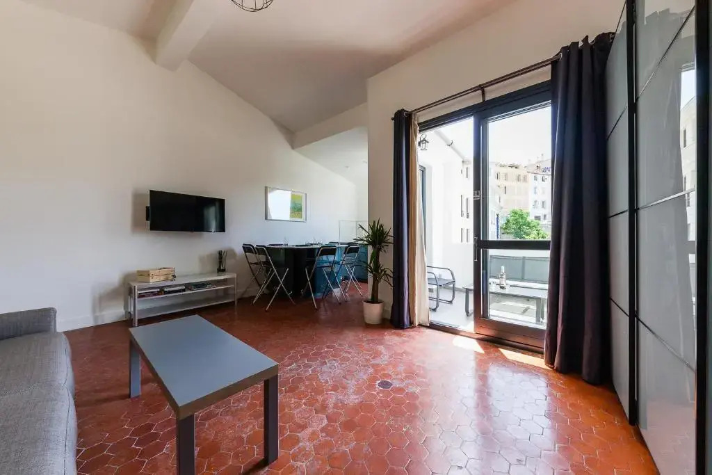 Chez Nous - 7 Appartements sur le Vieux Port