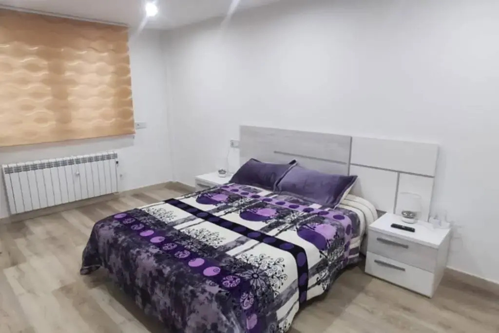 RECOMENDADO: Wifi+ 12 min ayto + 4 habs dobles + PARKING