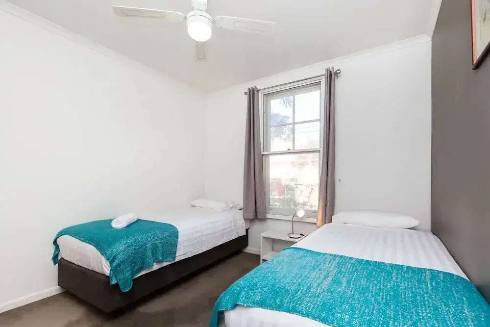 KAYLA, 2BDR Southbank Apartment