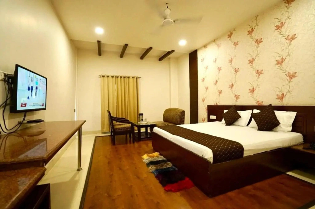 Hotel Kishore International by OYO Rooms