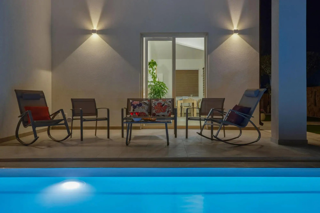 Villa Shamsi, heated pool and beach at 70 mt-Villa shamsi
