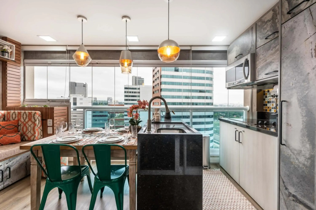 Edificio Summit Pinheiros Best Location in São Paulo Balcony with City Views Pool, Fitness Room and Parking Garage 3 minutes to Subway