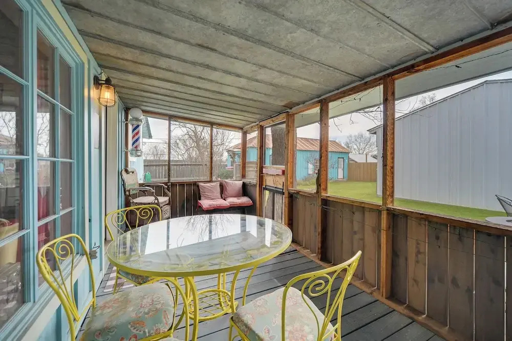 Retro Retreat in Llano w/ Screened Porch!