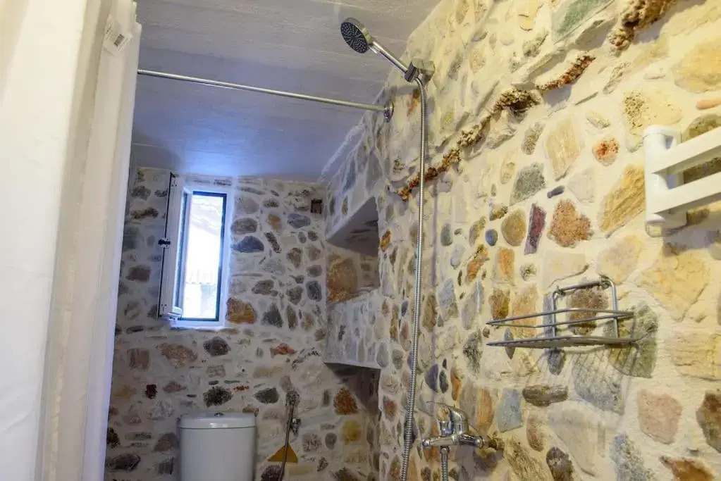 Lavrio stone house 5 min from the centre/port