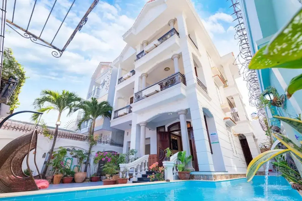 Villa 05 Lạc Long Quân