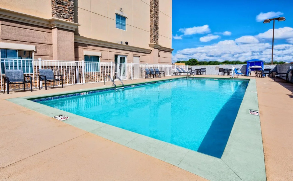 Holiday Inn Express & Suites Cookeville by IHG