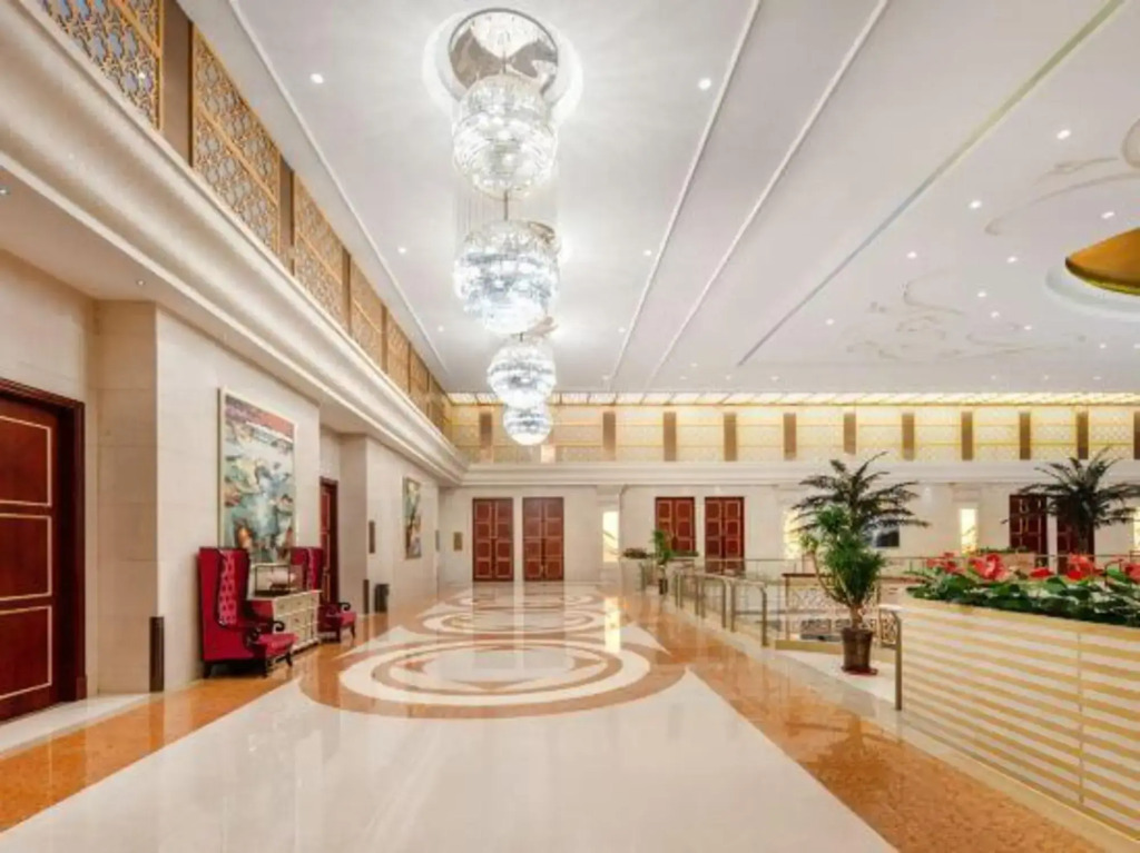 Riverside Hotel