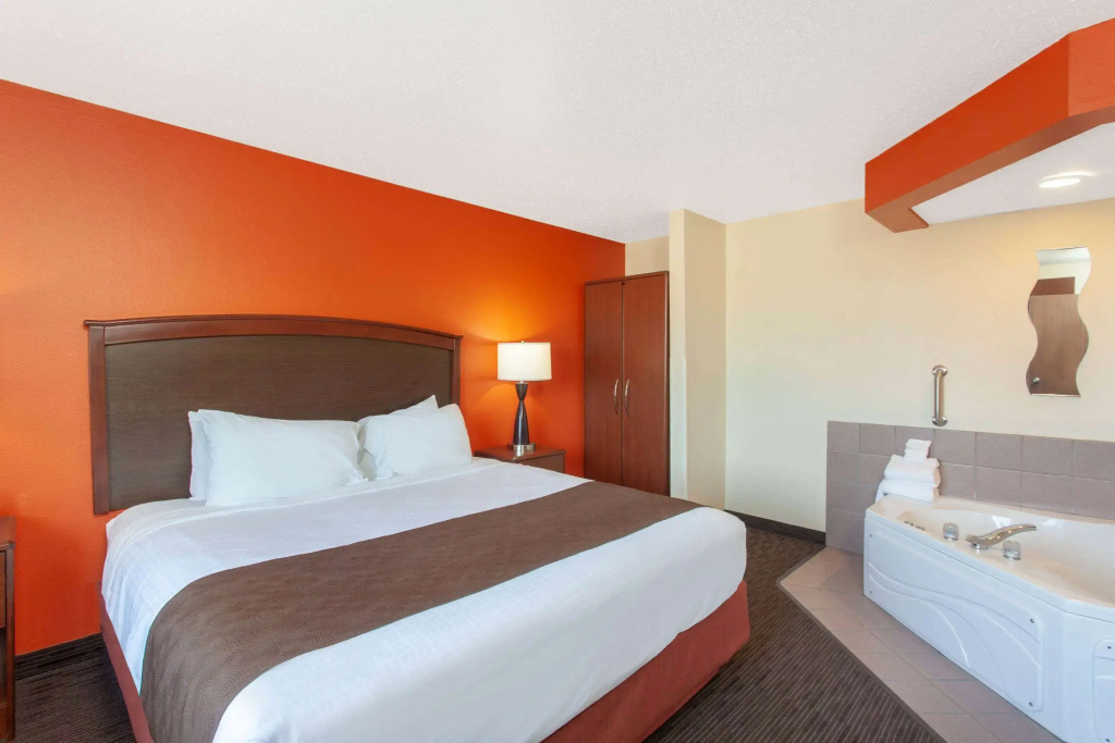 AmericInn by Wyndham St Cloud MN I-94