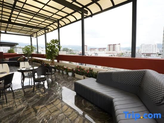 Qifeng Hotel