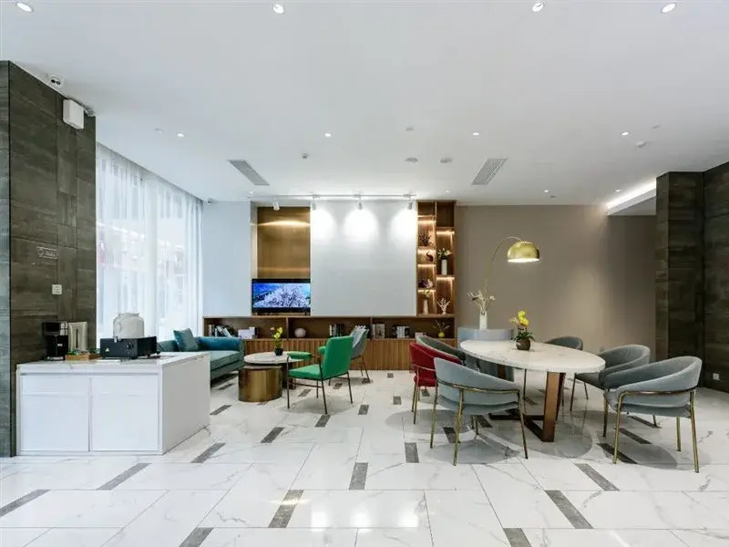 Magnotel Hotel (Dongxing Guomen Port)