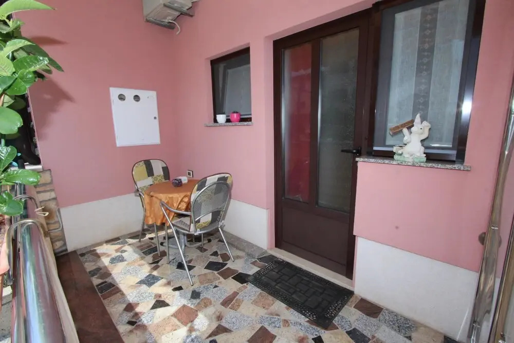 Room and Apartment Lea