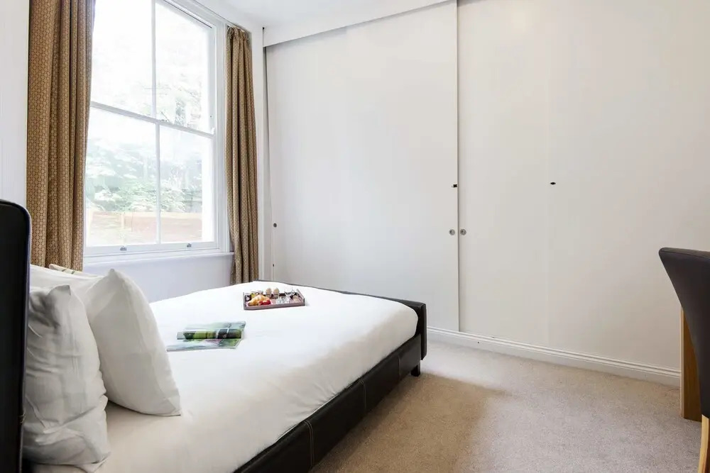 The Eardley Crescent Apartment - BAJ