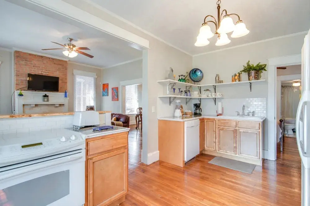 3Br 3BA Historic Remodeled House Downtown Nashville by RedAwning
