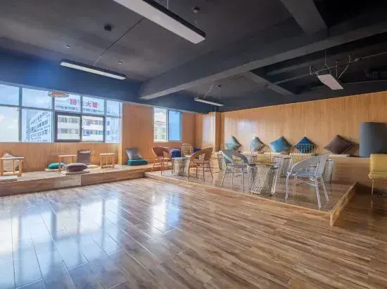 ISU Hostel(Sanya Pedestrian Street Seaview Store)