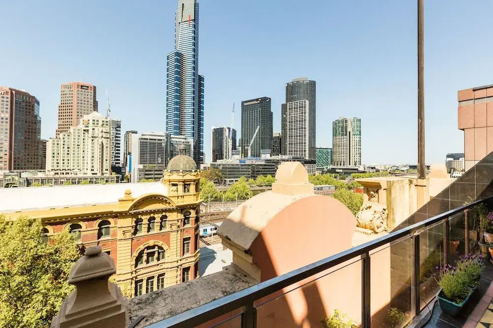BELLE, 2BDR Melbourne Apartment
