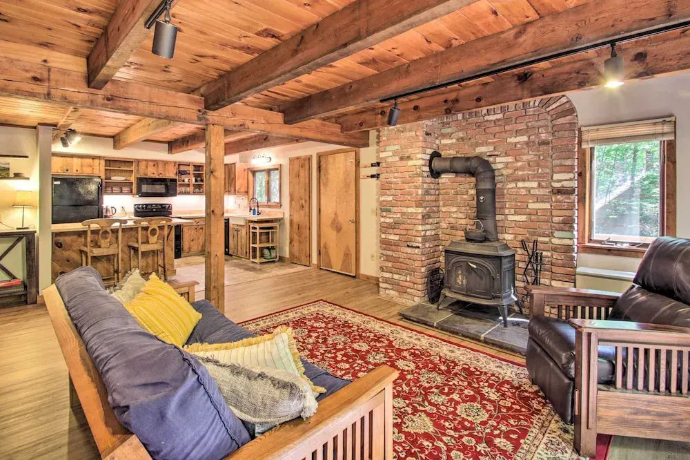 Quiet & Cozy White Mtns Getaway: 4 Mi to Cranmore!