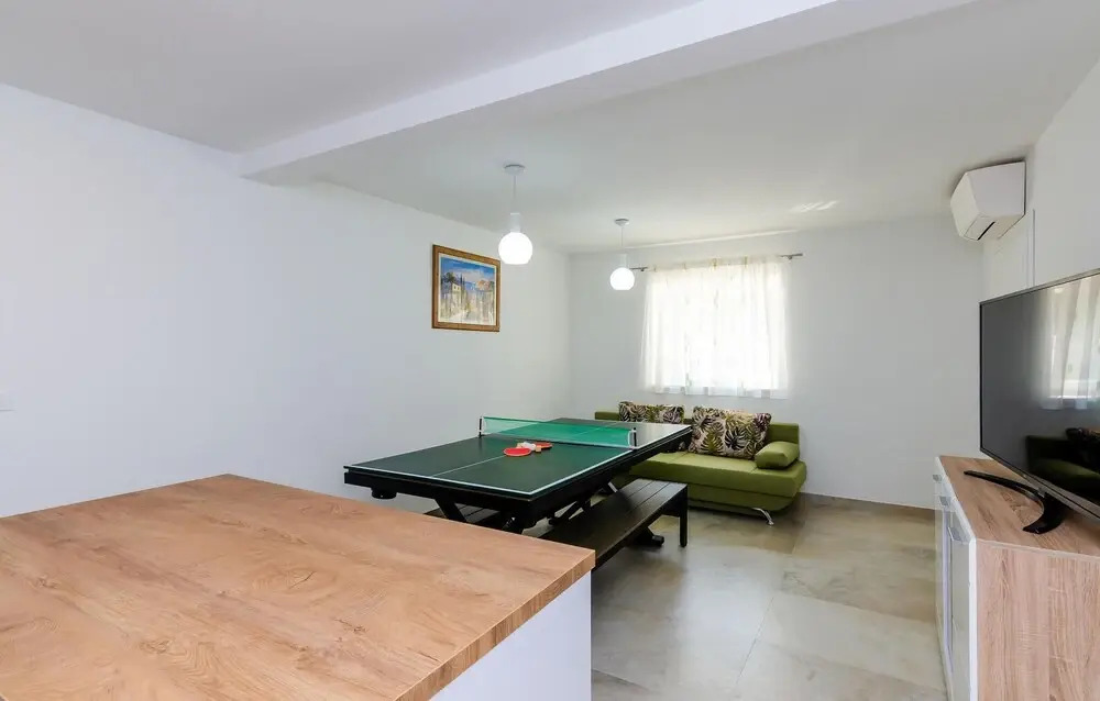 Beautiful Home In Gruda
