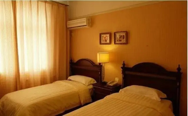 Tianjin Xiangjiang Holiday Hotel