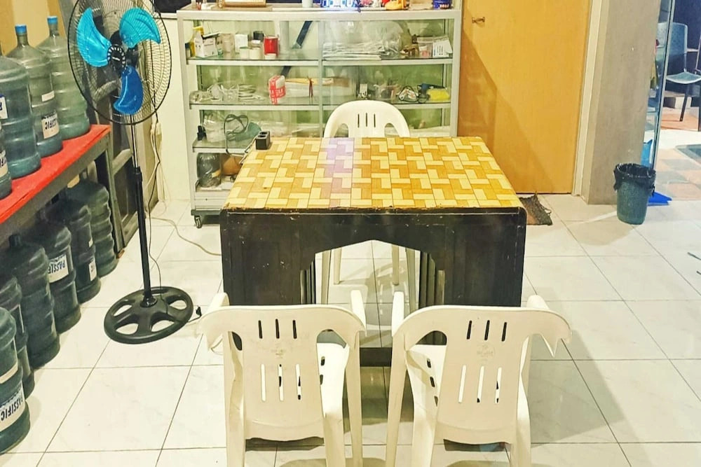 Hotel O near Ahmad Yani International