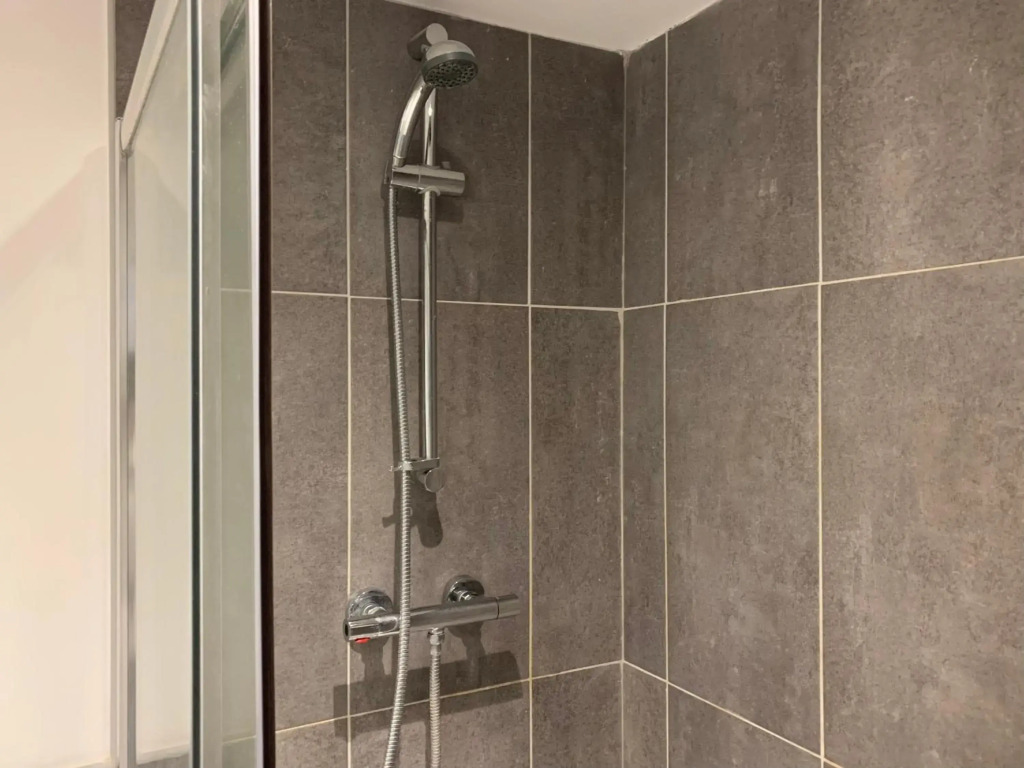 Modern Serviced Apartment - Near City Centre