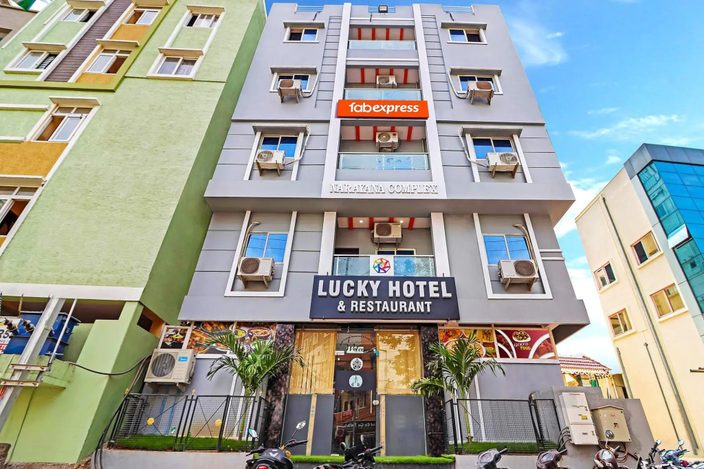 FabExpress Lucky Hotels II