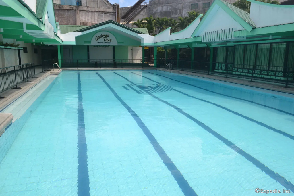 Family Country Hotel & Convention Center