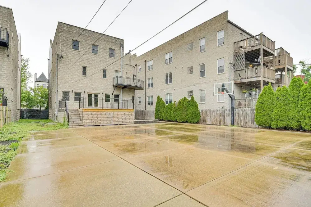 Walk to Lake Michigan: Chicago Apt w/ Yard
