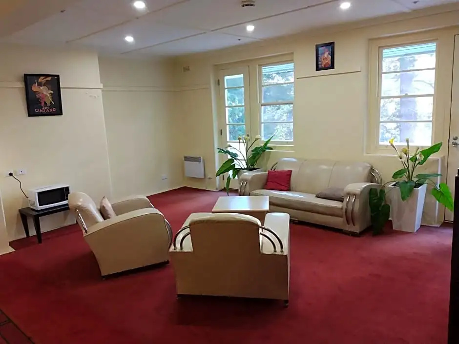Linaker Art Deco Motel
